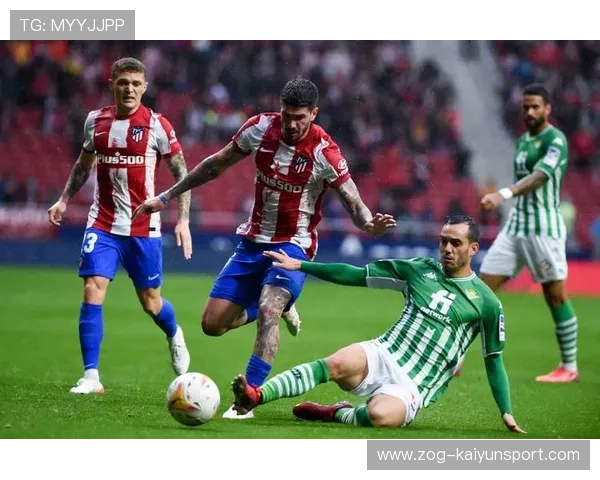 佛罗伦萨快速拉开进攻宽度，打破传统战术束缚