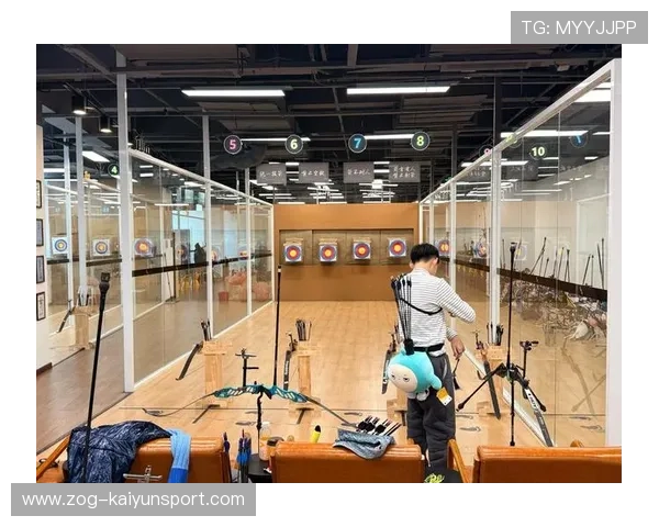 射箭学院推动青少年训练营的教学案例库建设,射箭馆培训